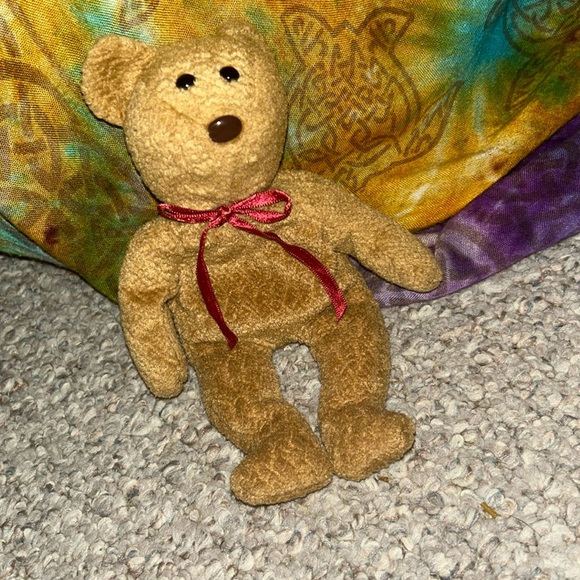 Two defect collectable bear - Picture 1 of 3